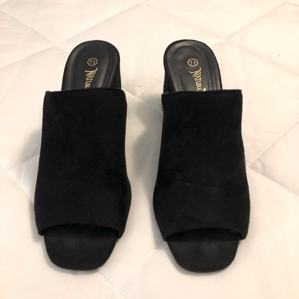 Black Heels - Picture 2 of 3